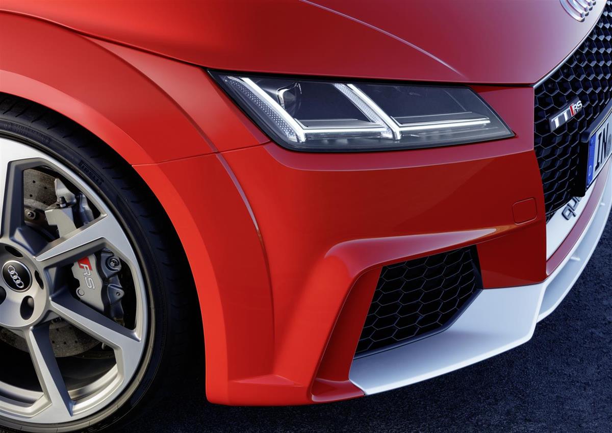 Audi TT RS Coupé e Audi TT RS Roadster - image 022017-000205039 on https://motori.net