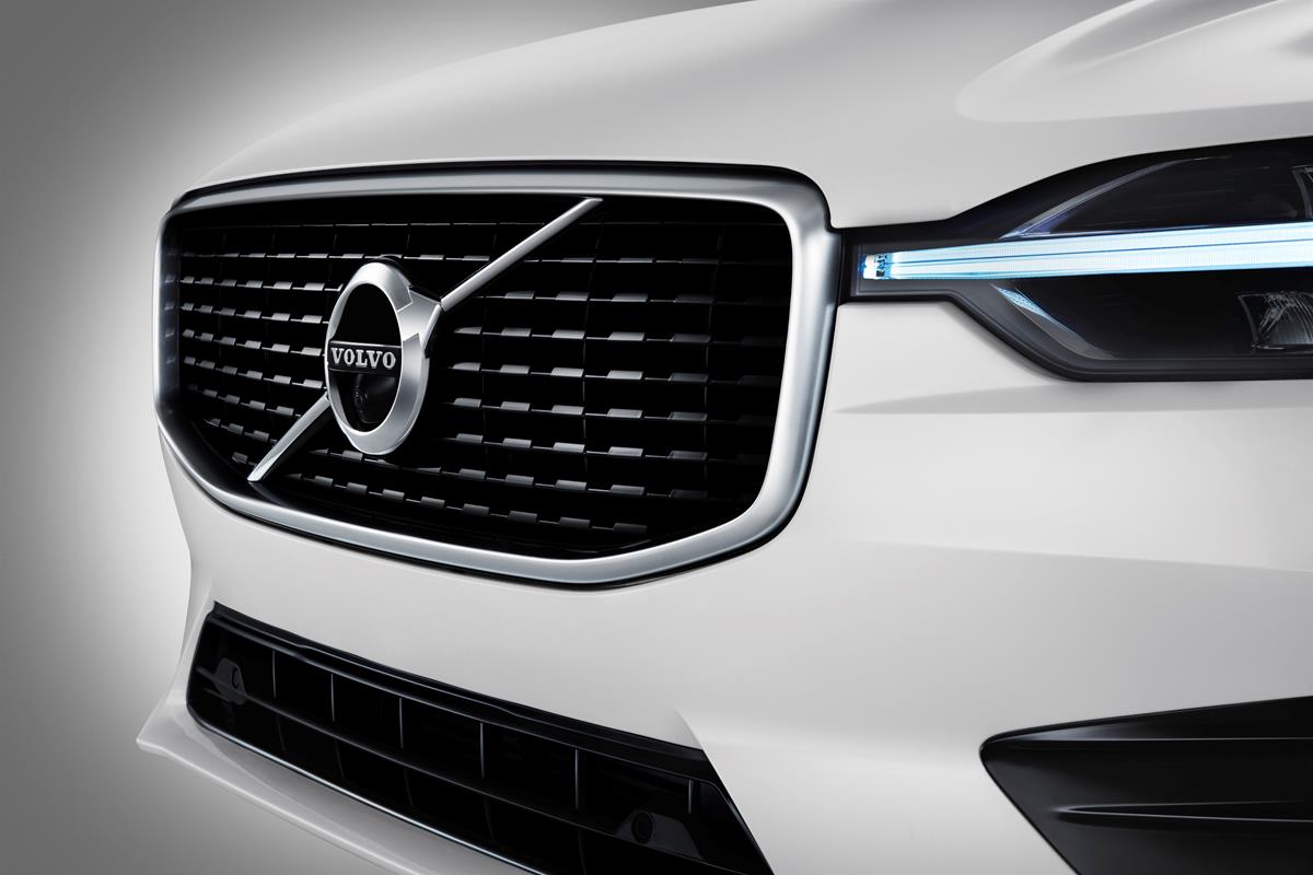 La nuova XC60 celebra il 90° anniversario di Volvo - image 022354-000206687 on https://motori.net