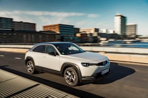 Mazda MX-30 e Mazda Rent il binomio perfetto per un approccio alla mobilità elettrica