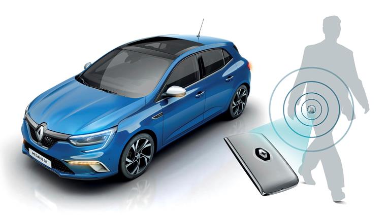 406 Coupè: vent'anni e non dimostrarli - image 2021-Story-Renault-Hands-Free-Card-20-years-of-innovation-in-the-palm-of-your-hand on https://motori.net