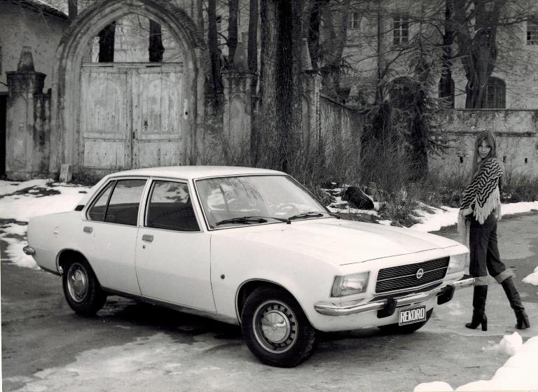 Gentry, la 205 GTI in smoking - image 1972-Opel-Rekord-D-Diesel- on https://motori.net