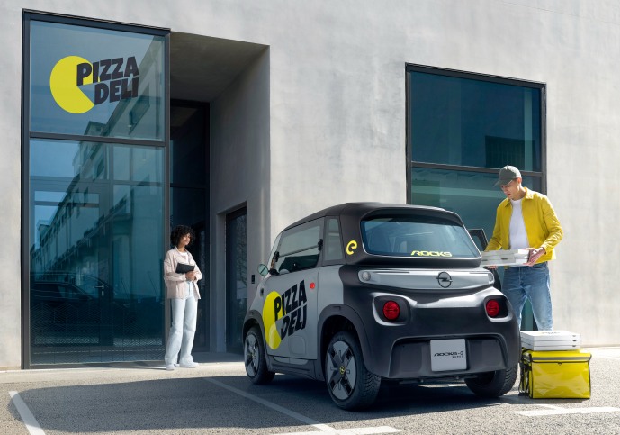 Porsche investe oltre 6 miliardi nella mobilità elettrica - image Opel-Rocks-e-Kargo on https://motori.net