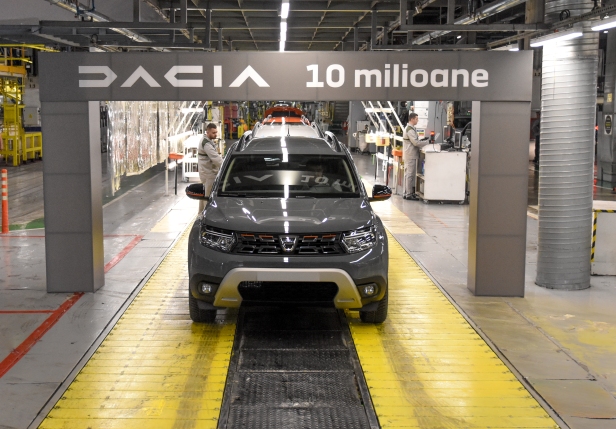 Nuovo logo e nuovo brand slogan Kia livello globale - image 2022-10-Millions-Dacia-produced on https://motori.net