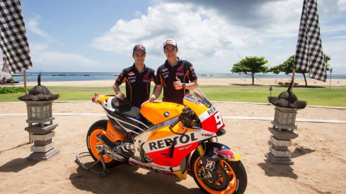 Repsol Honda Team, MotoGP: svelata nuova livrea per la stagione 2015 - image 001145-000020853-500x280 on https://moto.motori.net