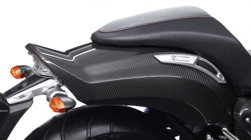 Nuovo Yamaha VMAX Carbon 2015 - image 001153-000020895-500x280 on https://moto.motori.net