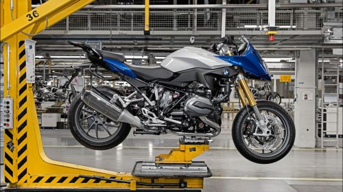 Inizio della produzione 2015 nello stabilimento moto di Berlino: la nuova BMW R 1200 RS - image 001159-000020955-500x280 on https://moto.motori.net
