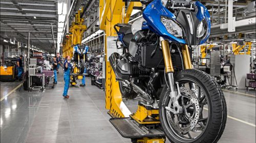 Inizio della produzione 2015 nello stabilimento moto di Berlino: la nuova BMW R 1200 RS - image 001159-000020956-500x280 on https://moto.motori.net