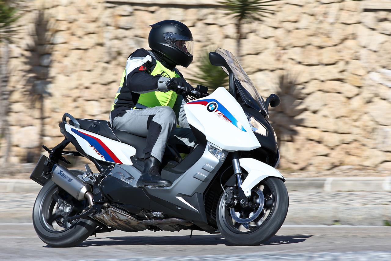 BMW Motorrad: Eroi dei 5 Mondi - image 001196-000021305 on https://moto.motori.net