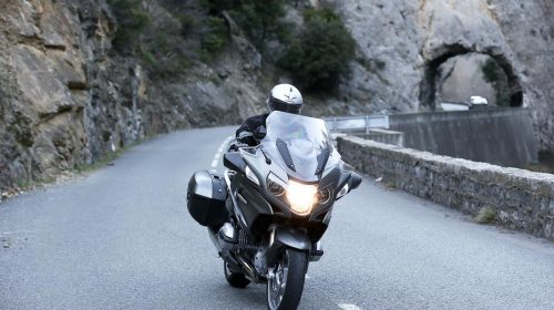BMW Motorrad: Eroi dei 5 Mondi - image 001196-000021313-500x280 on https://moto.motori.net