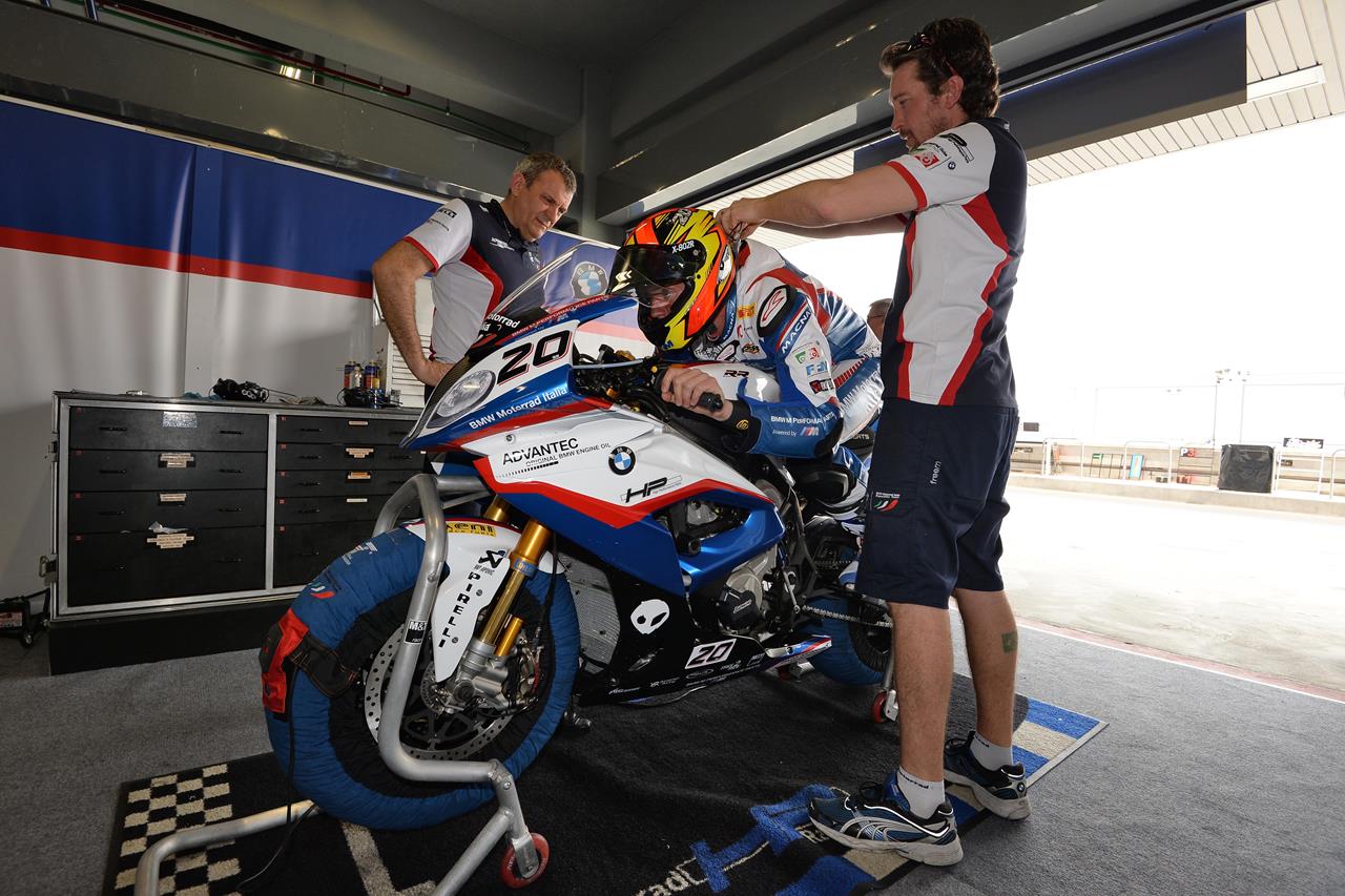 BMW Motorrad Italia SBK Team sulla nuova pista di Buriram - image 001202-000021363 on https://moto.motori.net