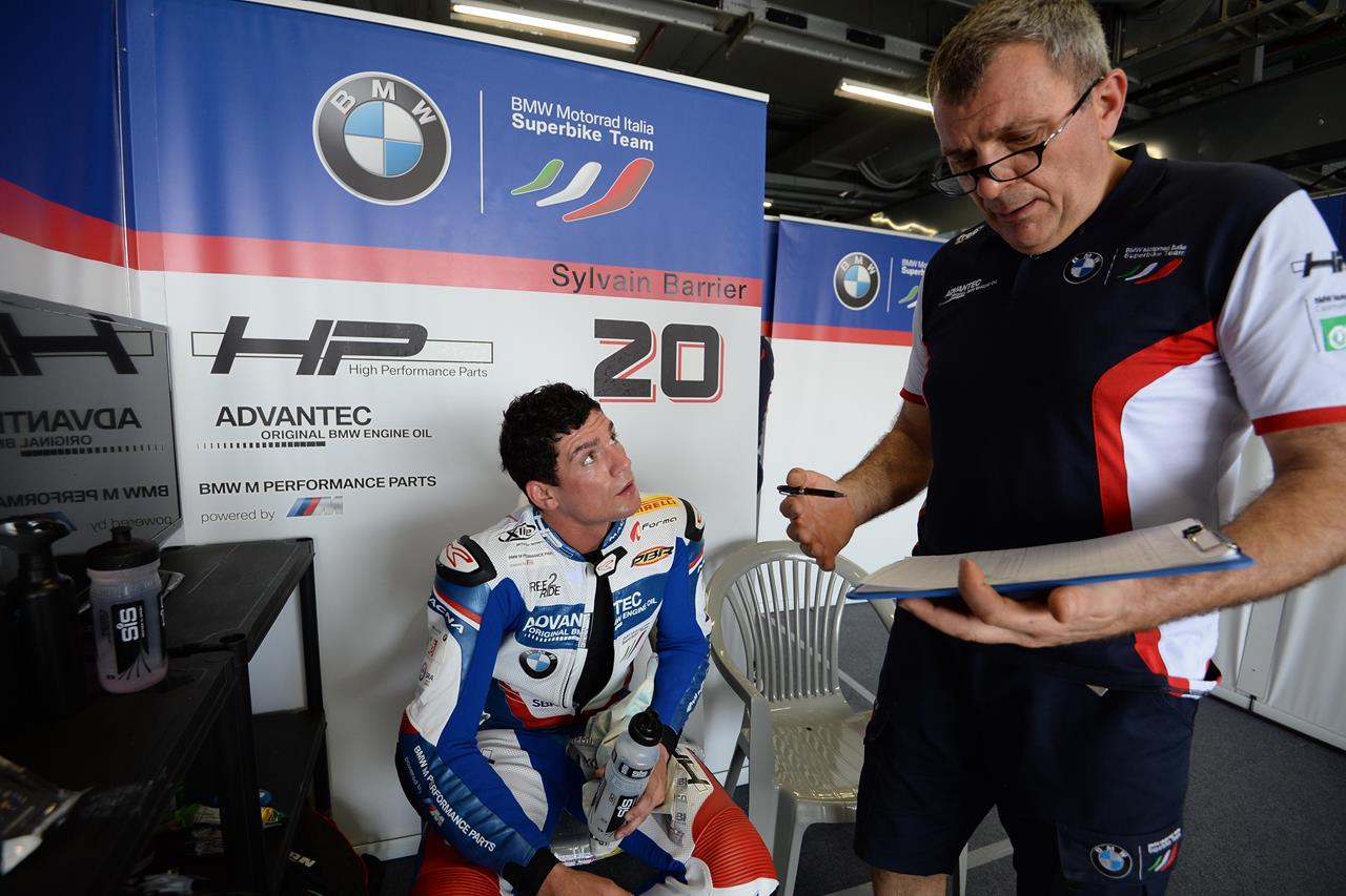 BMW Motorrad Italia SBK Team sulla nuova pista di Buriram - image 001202-000021369 on https://moto.motori.net