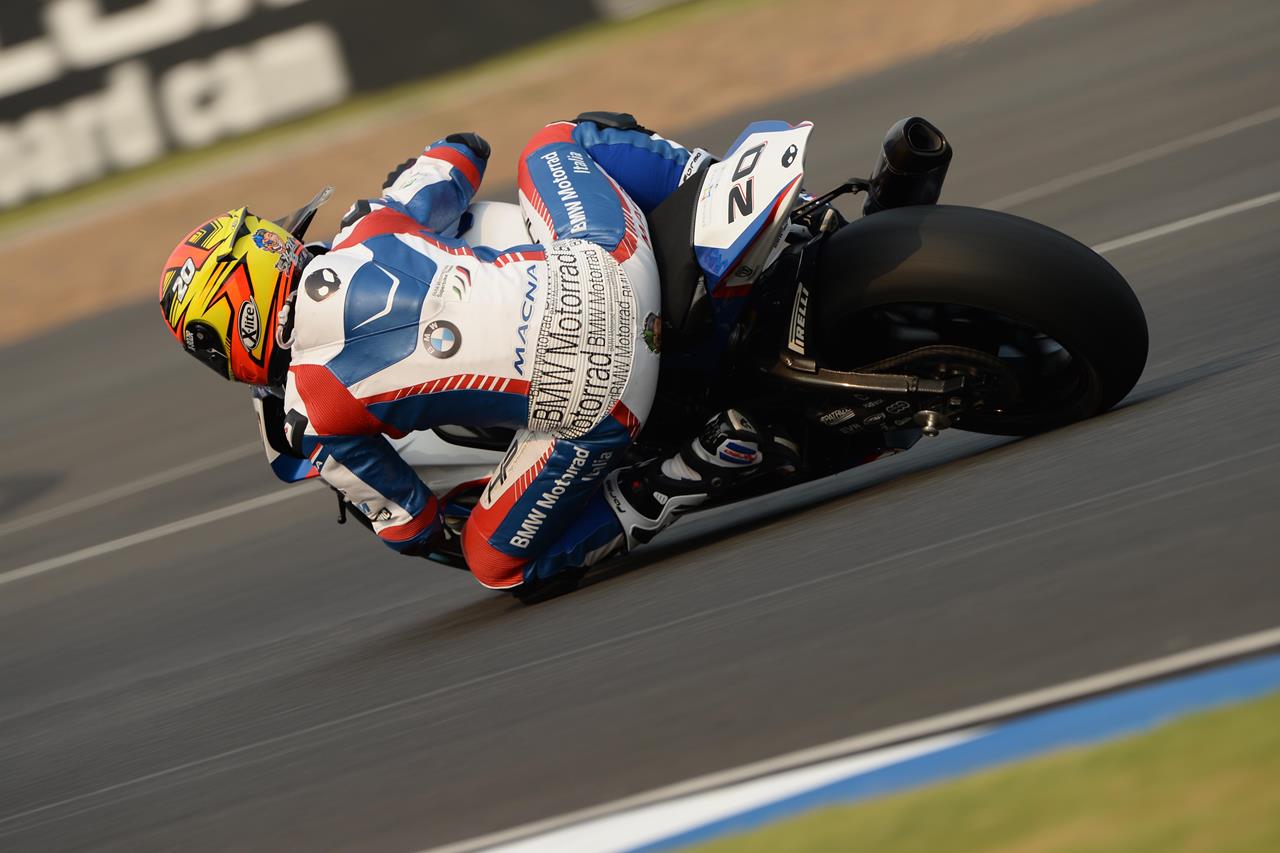 BMW Motorrad Italia SBK Team sulla nuova pista di Buriram - image 001202-000021377 on https://moto.motori.net