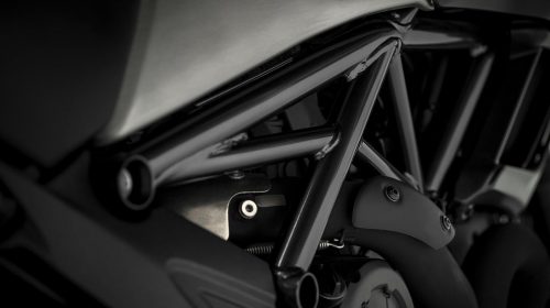 Ducati Diavel Titanium - image 001274-000022050-500x280 on https://moto.motori.net