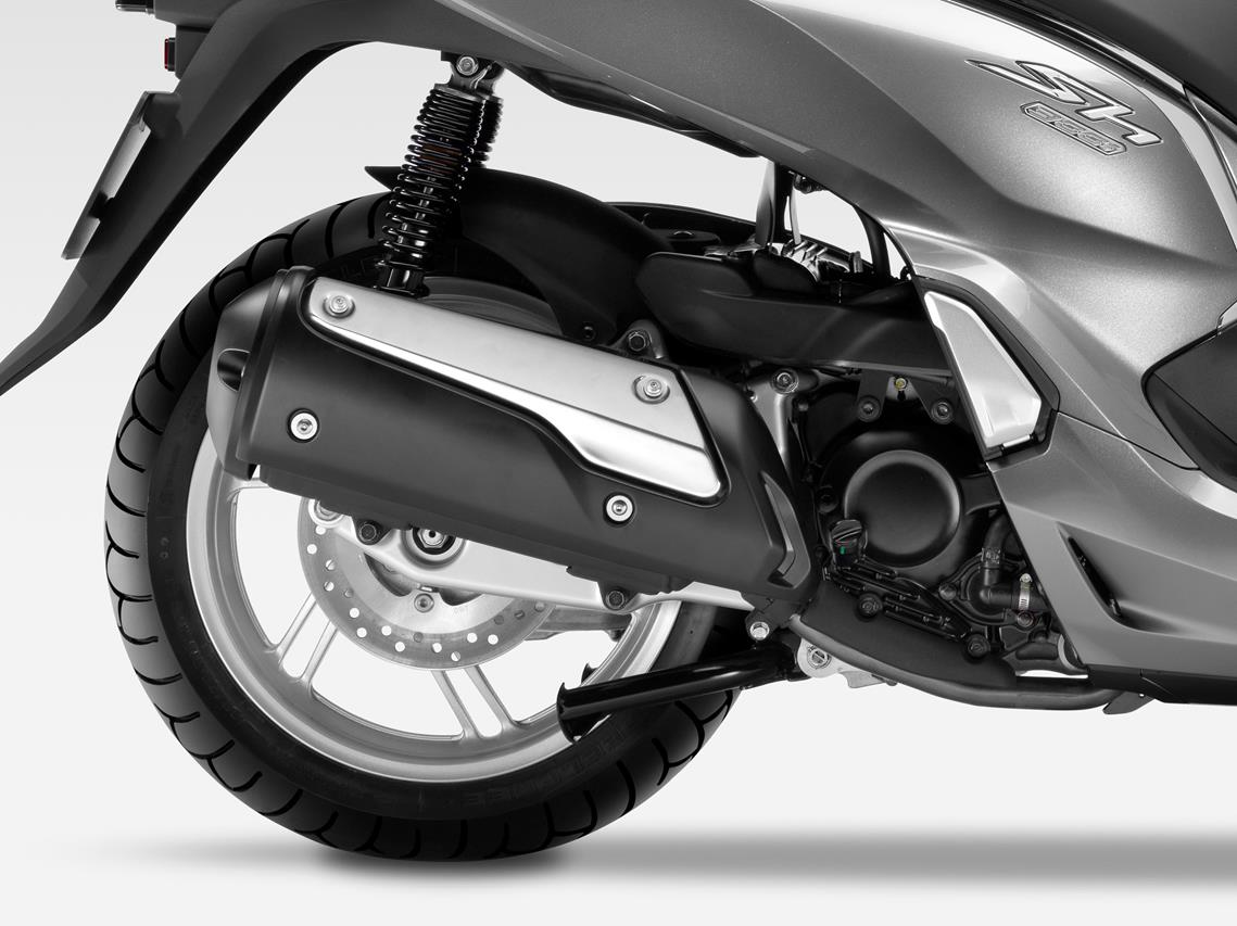 Honda SH300i ABS 2016 - image 001306-000022322 on https://moto.motori.net