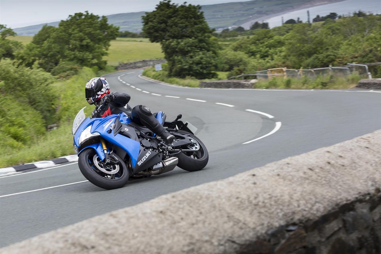 Suzuki GSX-S1000F ABS: oltre la Sportbike - image 001331-000022467 on https://moto.motori.net