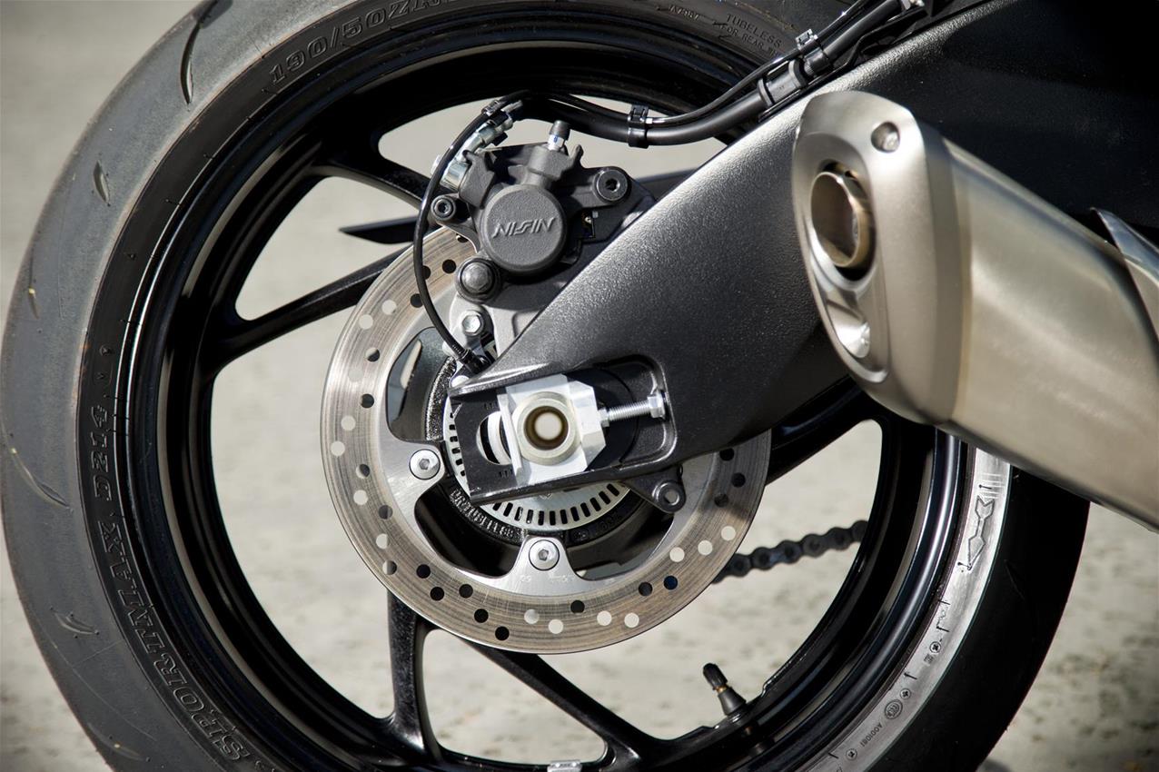 Suzuki GSX-S1000F ABS: oltre la Sportbike - image 001331-000022480 on https://moto.motori.net