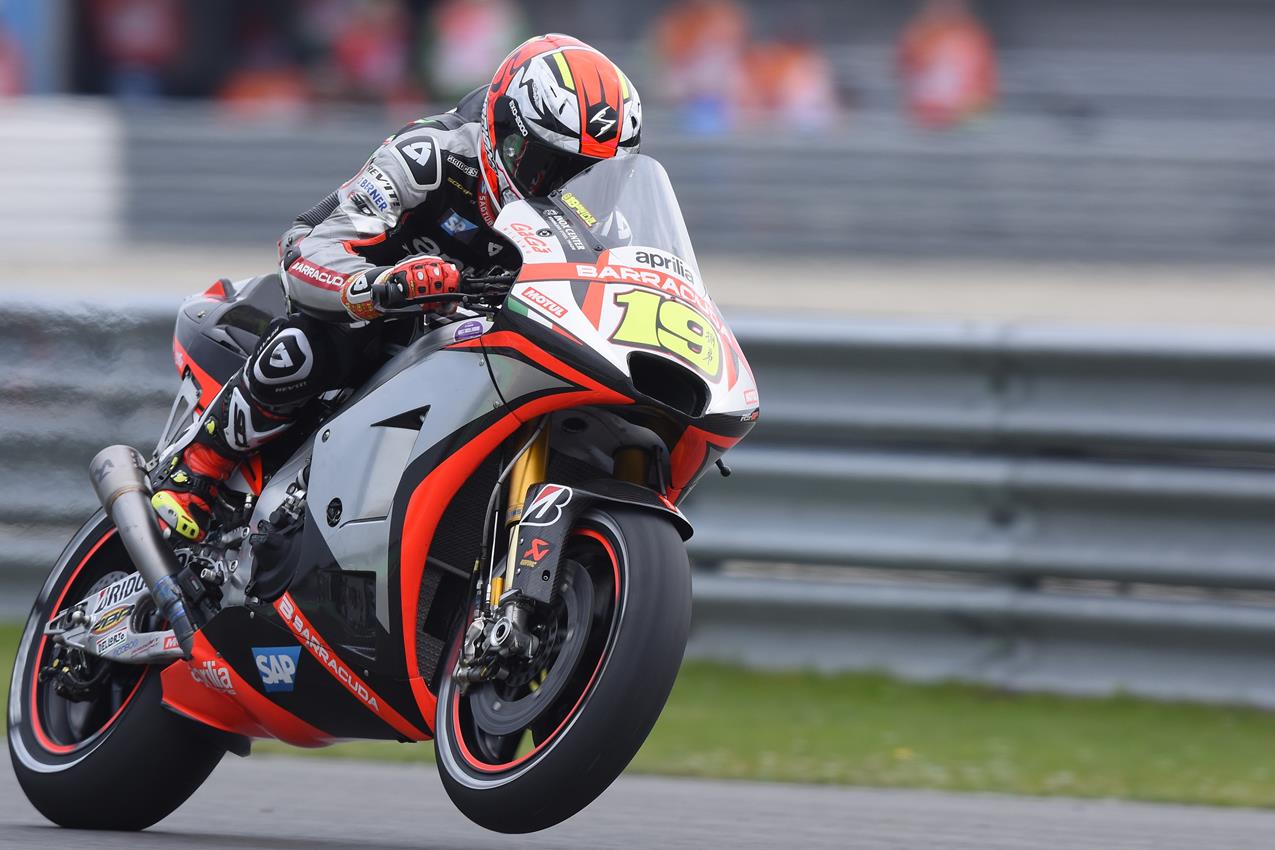 Aprilia, MotoGP: Laverty in pista con il numero 70 - image 001338-000022504 on https://moto.motori.net