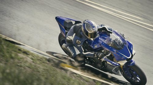 WE R1: Yamaha annuncia la nuova produzione di YZF-R1M - image 005358-000062682-500x280 on https://moto.motori.net