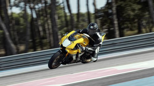 WE R1: Yamaha annuncia la nuova produzione di YZF-R1M - image 005358-000062695-500x280 on https://moto.motori.net