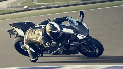 L’incredibile Yamaha YZF-R1M prenotabile solo on-line - image 005366-000062748-500x280 on https://moto.motori.net