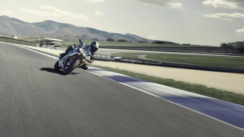 L’incredibile Yamaha YZF-R1M prenotabile solo on-line - image 005366-000062750-500x280 on https://moto.motori.net
