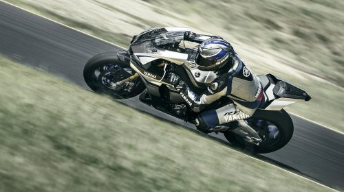 Yamaha R1 Cup 2016 - image 006410-000073646-500x280 on https://moto.motori.net