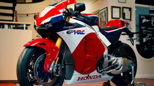 Consegnata nel Regno Unito la prima Honda RC213V-S venduta - image 006414-000073655-500x280 on https://moto.motori.net