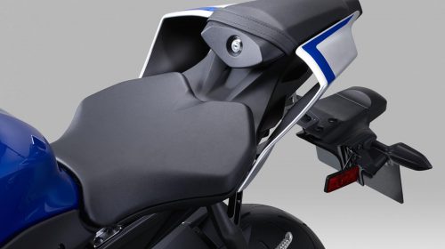 Nuova Yamaha YZF-R6: sofisticata, ridisegnata, eccezionale! - image 009482-000104198-500x280 on https://moto.motori.net