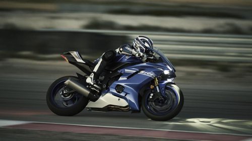 Nuova Yamaha YZF-R6: sofisticata, ridisegnata, eccezionale! - image 009482-000104210-500x280 on https://moto.motori.net