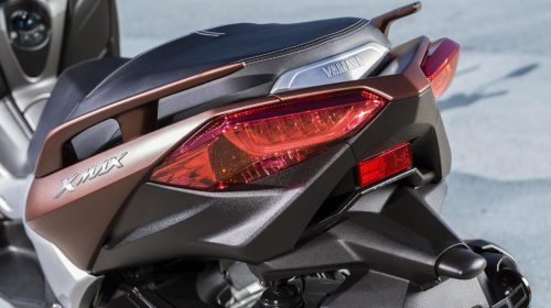 Nuovo Yamaha X-MAX 300: Nothing but the Max - image 009484-000104230-500x280 on https://moto.motori.net