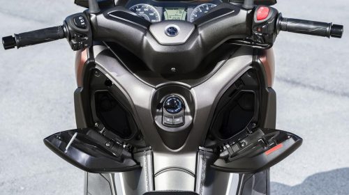 Nuovo Yamaha X-MAX 300: Nothing but the Max - image 009484-000104239-500x280 on https://moto.motori.net
