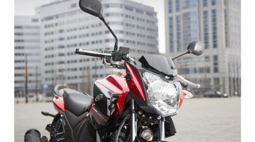 Yamaha presenta la nuova YS125 - image 009518-000104543-500x280 on https://moto.motori.net