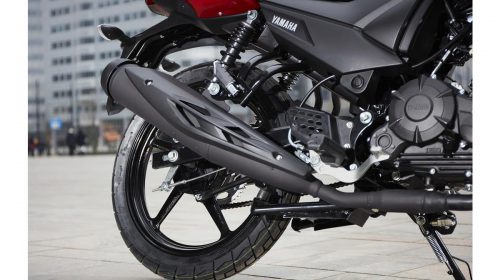 Yamaha presenta la nuova YS125 - image 009518-000104545-500x280 on https://moto.motori.net