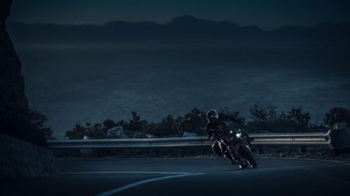 Yamaha amplia Hyper Naked con la nuova MT-10 Tourer Edition - image 009520-000104561-500x280 on https://moto.motori.net