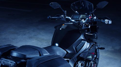 Yamaha amplia Hyper Naked con la nuova MT-10 Tourer Edition - image 009520-000104567-500x280 on https://moto.motori.net
