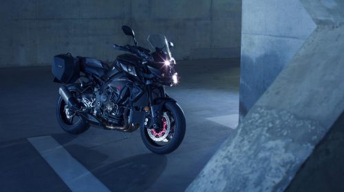 Yamaha amplia Hyper Naked con la nuova MT-10 Tourer Edition - image 009520-000104576-500x280 on https://moto.motori.net