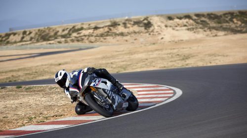 HP4 RACE BMW Motorrad: una moto da corsa purosangue - image 009534-000104651-500x280 on https://moto.motori.net