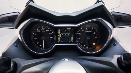 Nuovo Yamaha X-MAX 400 m.y. 2018 - image 009556-000104843-500x280 on https://moto.motori.net