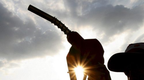 Carburanti: cala il prezzo della benzina - image 000024-000010097-500x280 on https://moto.motori.net