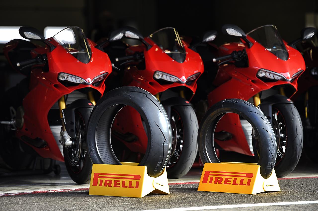 Moto dell’anno 2015 alla Ducati - image 000123-000010700 on https://moto.motori.net