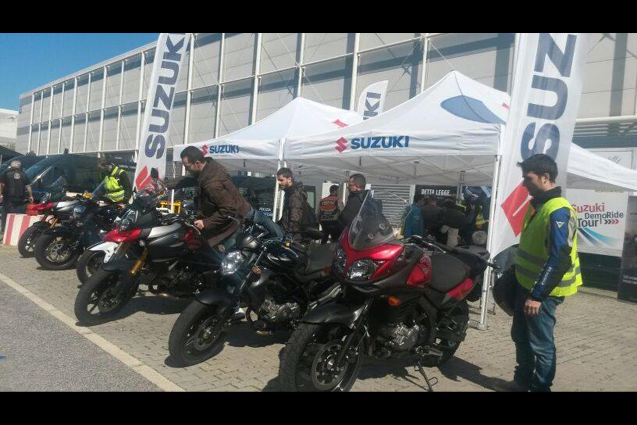 Suzuki V-Strom Tour 2015: si parte - image 001166-000021056 on https://moto.motori.net