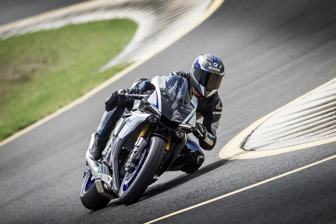 Yamaha a caccia di CIV Superbike e Superstock 1000 FIM CUP 2015 - image 001172-000021148 on https://moto.motori.net