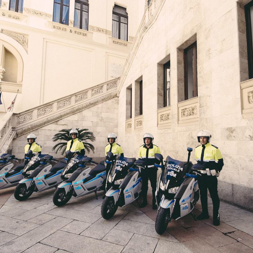 Yamaha Tricity 125 al servizio della Polizia di Riccione - image 001248-000021724-840x840 on https://moto.motori.net