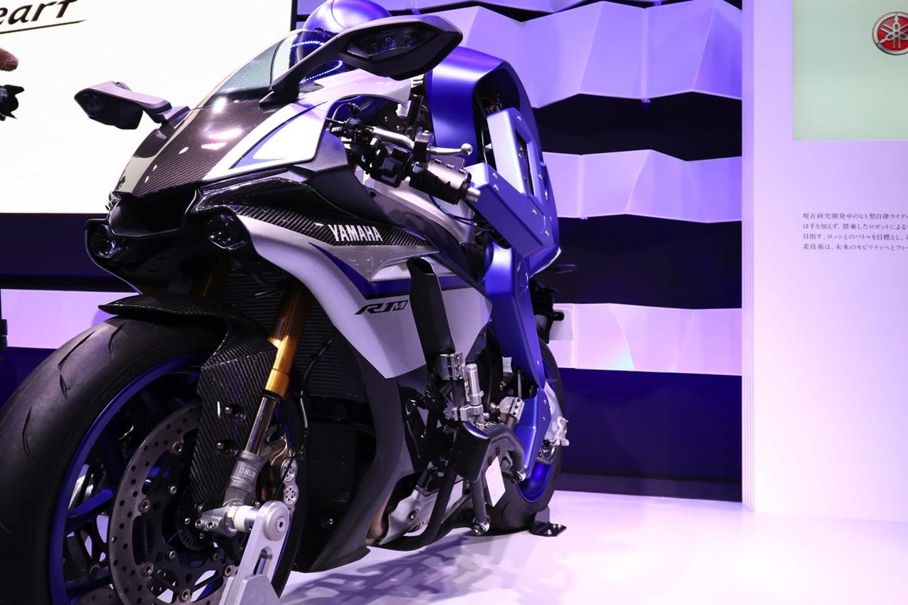 Yamaha ad EICMA 2015 - image 006390-000072877 on https://moto.motori.net