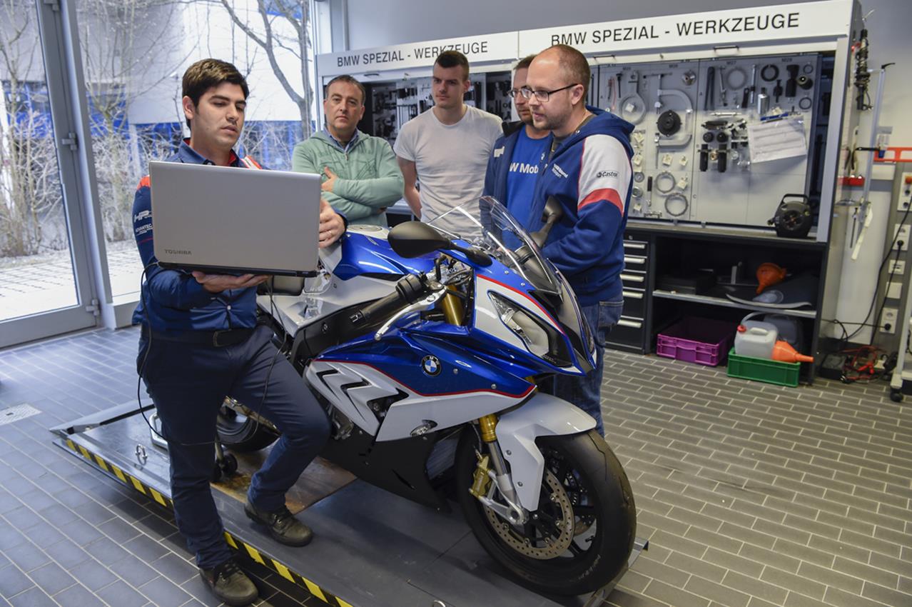 BMW Motorrad Motorsport: corsi di formazione per i meccanici e staff - image 009436-000103788 on https://moto.motori.net