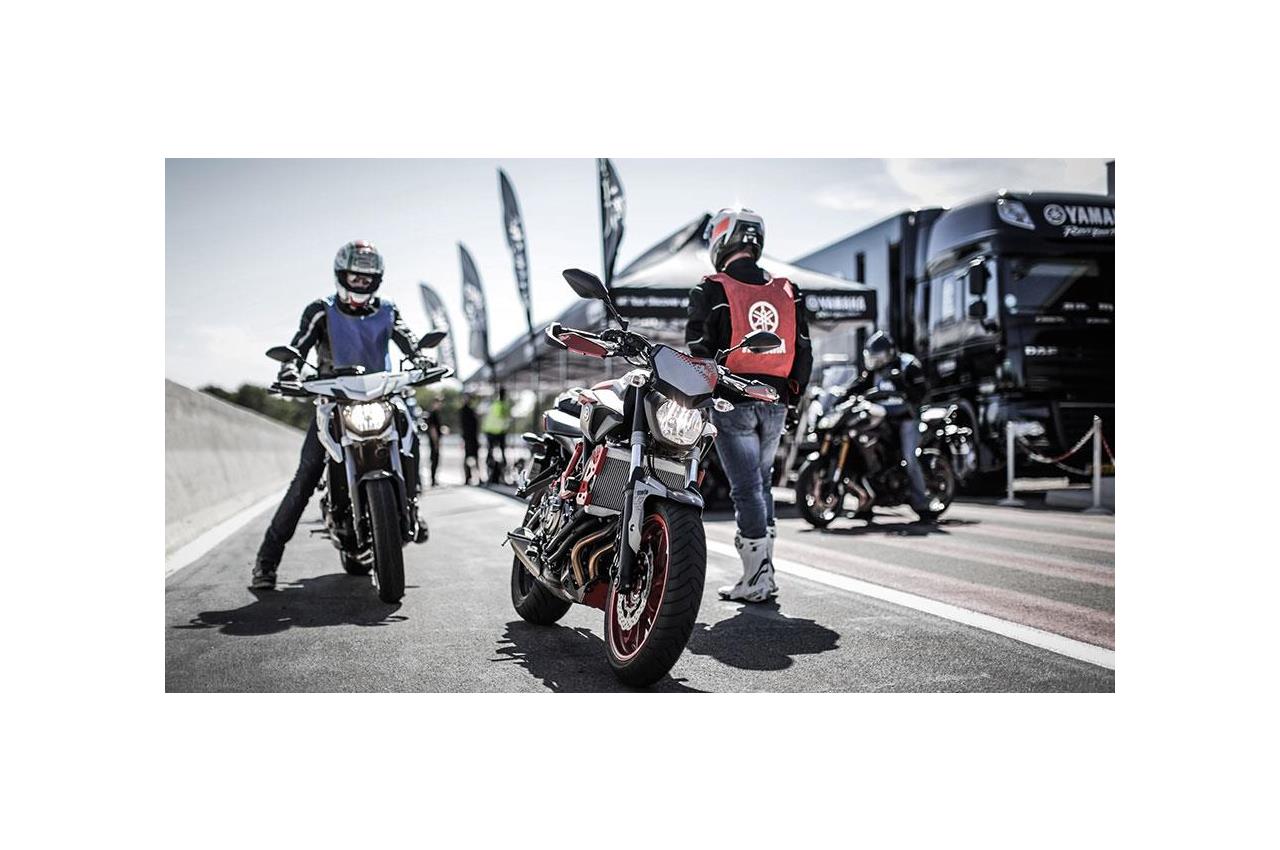 Yamaha presenta il tour 2016 dedicato alle famiglie MT e Sport Touring - image 009446-000103839 on https://moto.motori.net