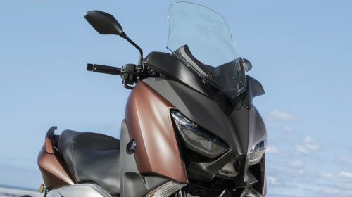 Nuovo Yamaha X-MAX 300: Nothing but the Max - image 009484-000104222-500x280 on https://moto.motori.net