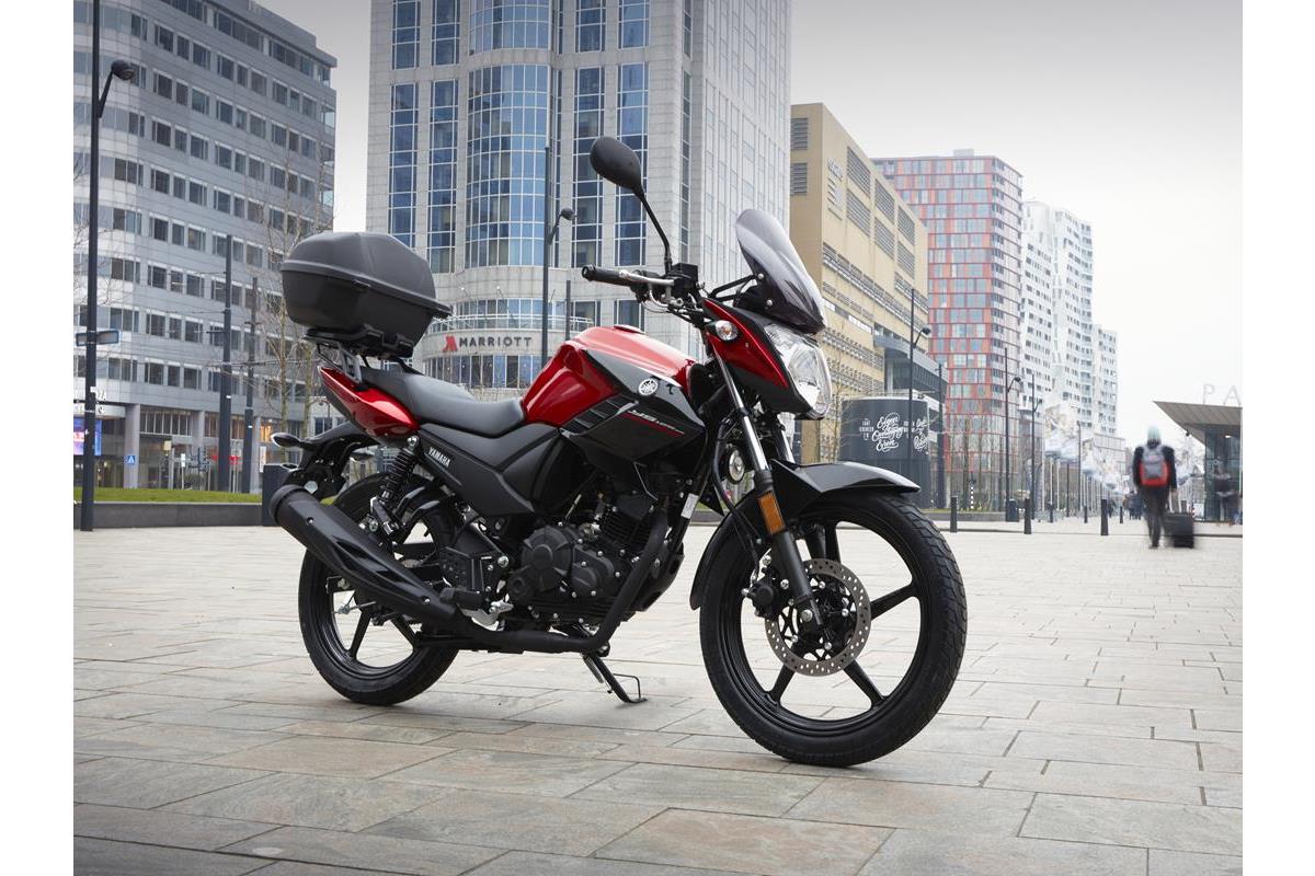 Yamaha presenta la nuova YS125 - image 009518-000104526 on https://moto.motori.net