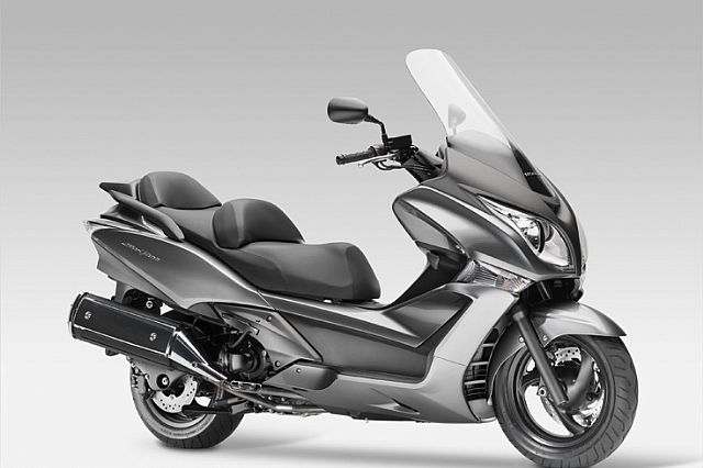 Listino Honda PCX 125 Scooter Ruote basse - image 13528_Honda-7827 on https://moto.motori.net