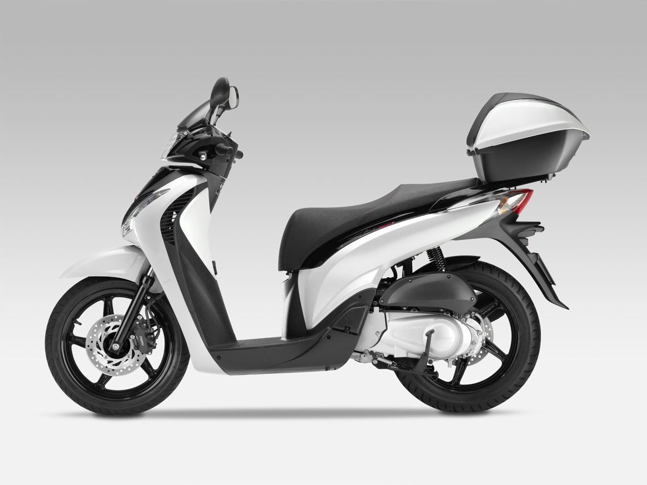 Listino Honda SH150i ABS Scooter 150-300 - image 14710_honda-sh150isporty on https://moto.motori.net